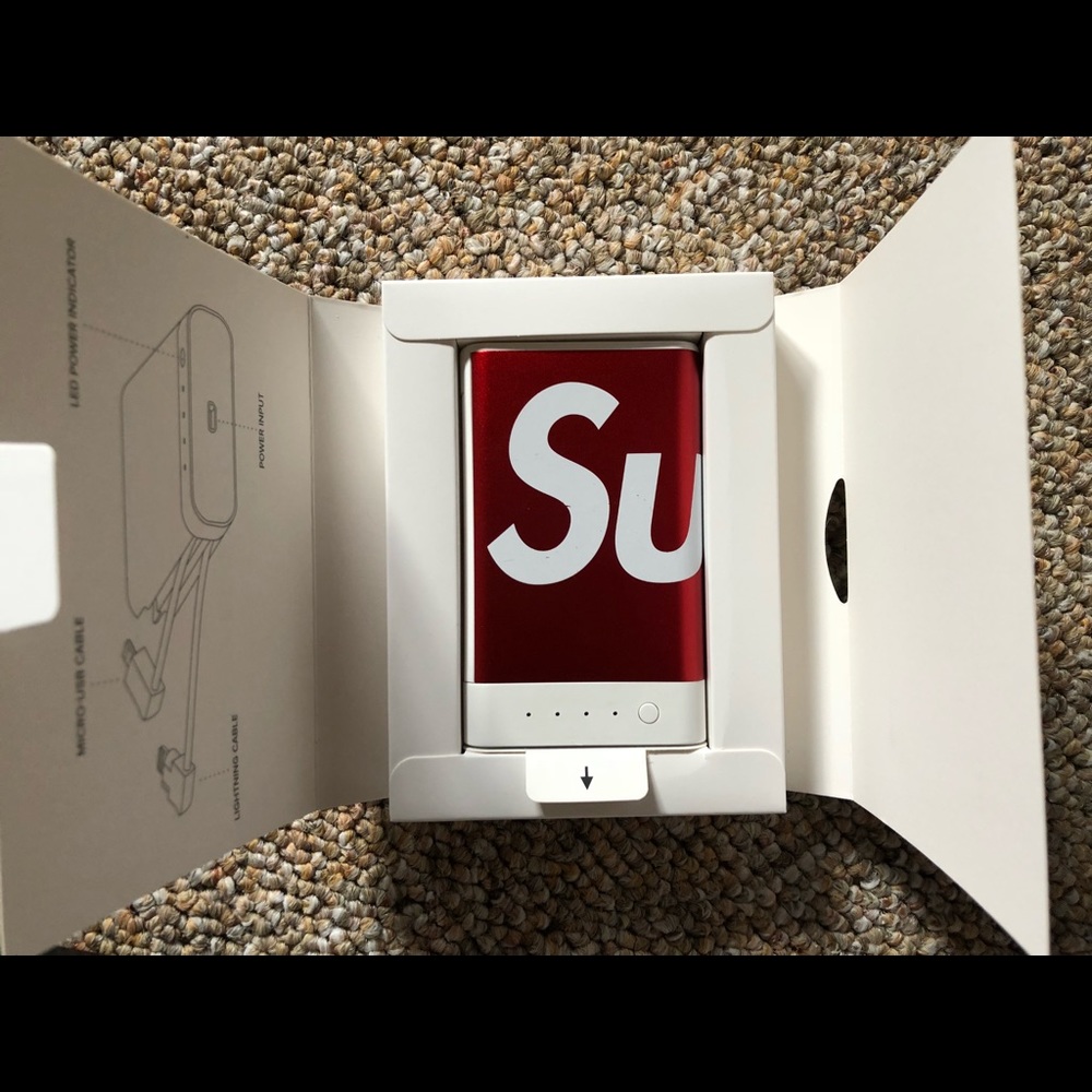 SOLD Supreme Mophie Encore Plus 10K charger - Picture 4 of 8